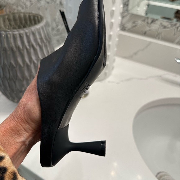 ZARA SLIP ON SANDALS WORN ONCE SIZE 37 - Picture 6 of 8